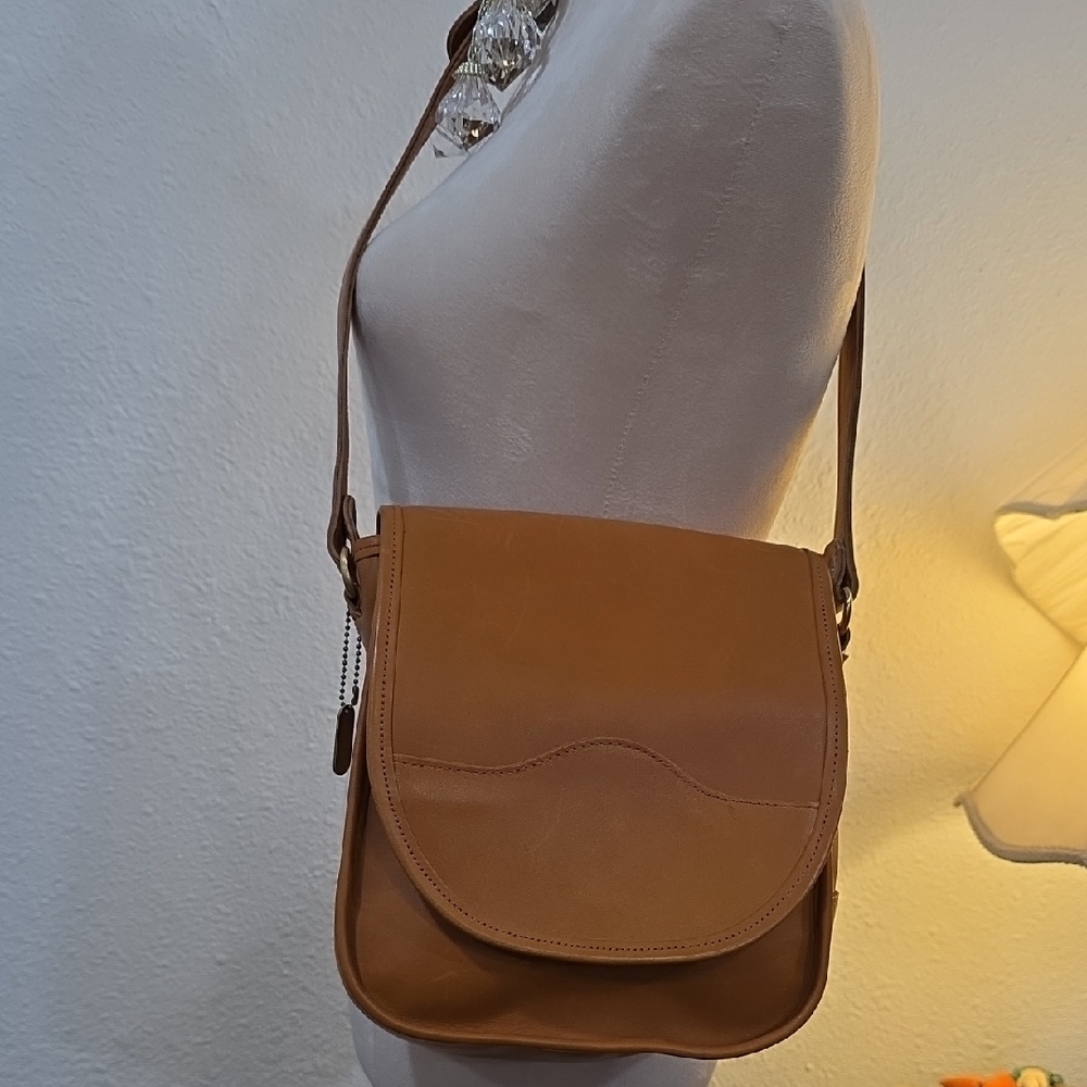 Stone Mountain Tan Leather Crossbody Bag